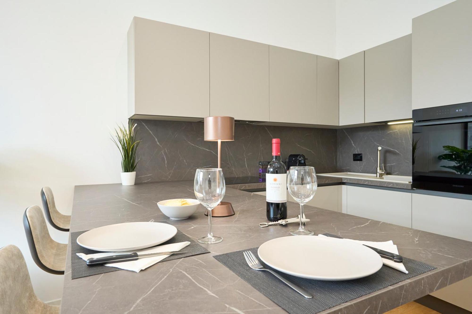 Luxury Design Suite - 20 Minutes From Duomo-Navigli Milan Exterior photo